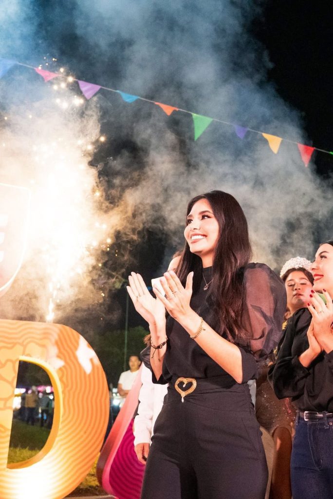 Le cumple Geraldine a San Luis de Lozada con entrega de maxiletras