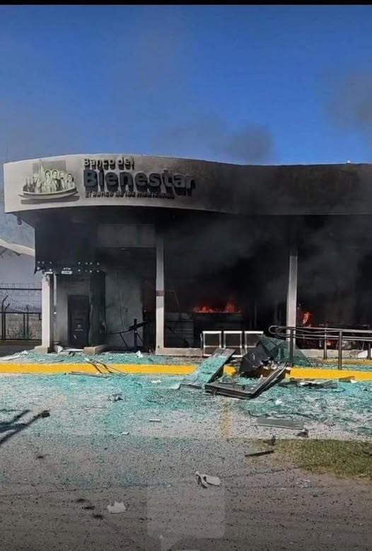 MÁS DE 50 SUCURSALES DEL BANCO DEL BIENESTAR QUEMADOS TRAS LA CAÍDA DEL MENCHO Y COLABORADORES.