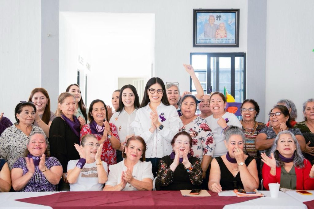 GERALDINE PONCE RECONOCE A MUJERES DE LA TERCERA EDAD Y SU LUCHA